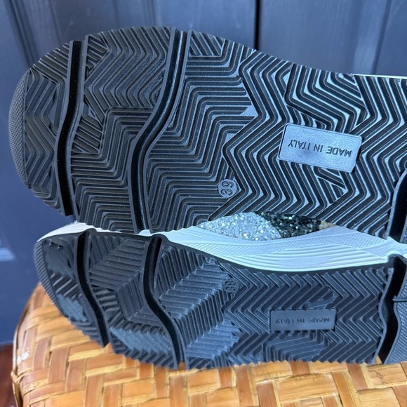 NWOT Cynthia Richard Lightning Strike Sneaker Women's 8 size 39 $245 sold out - Picture 12 of 14